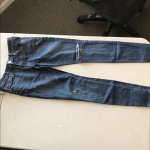 HUDSON WOMENS JEANS. SIZE 27 SKINNY FIT